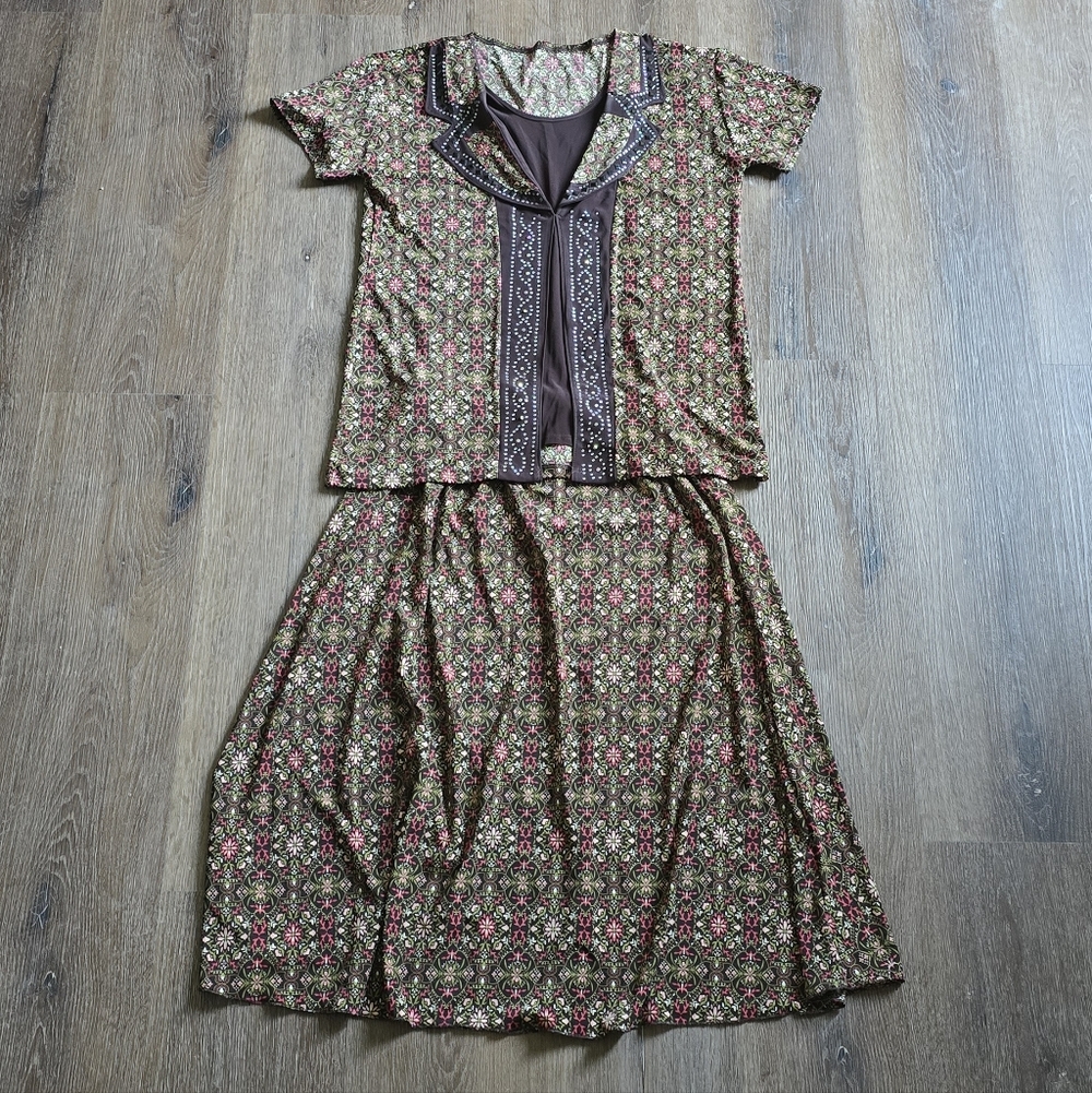 Floral Patterned Two-Piece Skirt And Blouse